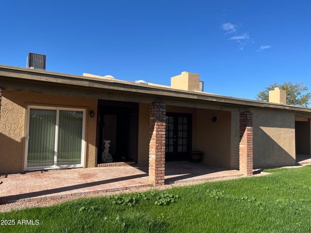 1923 W Nopal Circle, Mesa, AZ 85202