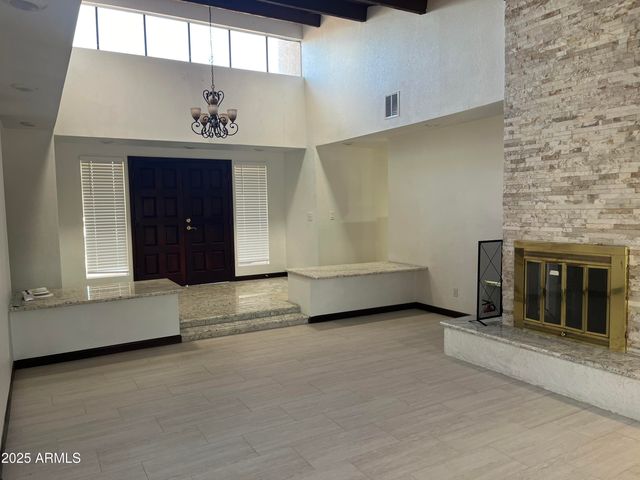 1923 W Nopal Circle, Mesa, AZ 85202