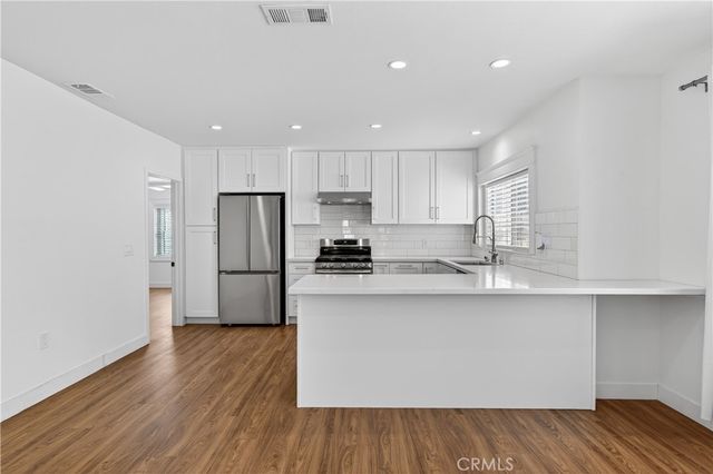 3538 London, Los Angeles, CA 90026