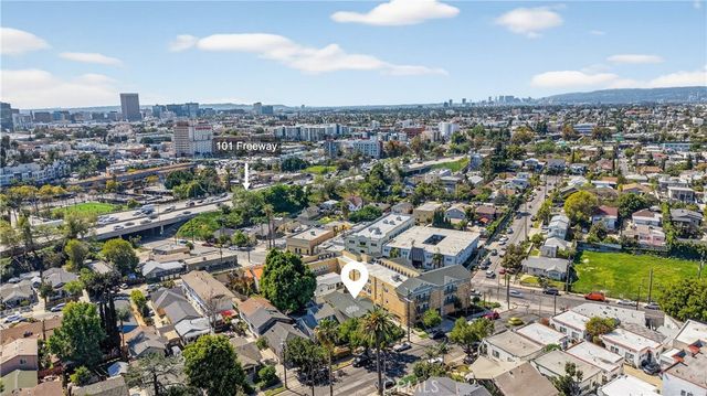3538 London, Los Angeles, CA 90026