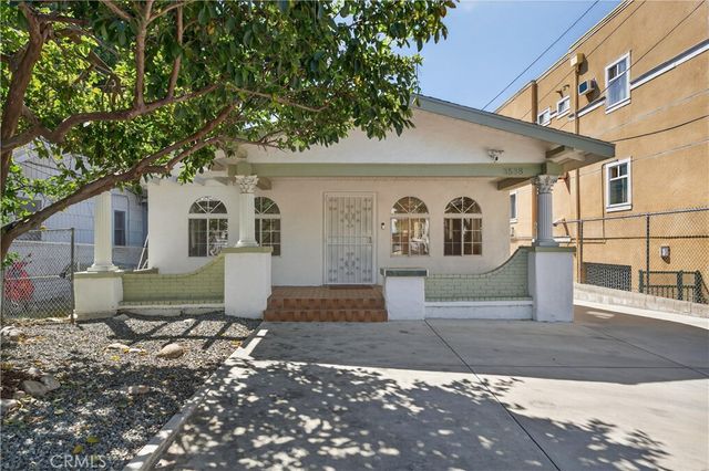 3538 London, Los Angeles, CA 90026