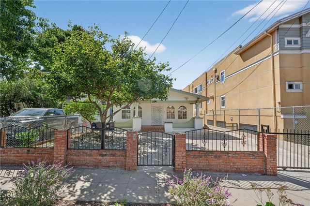 3538 London, Los Angeles, CA 90026
