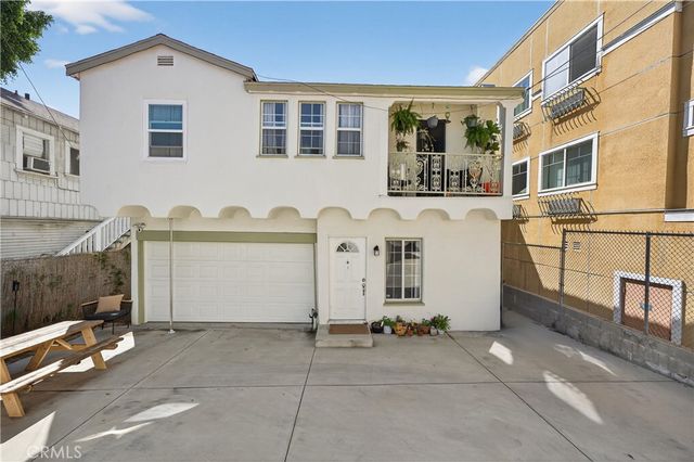 3538 London, Los Angeles, CA 90026