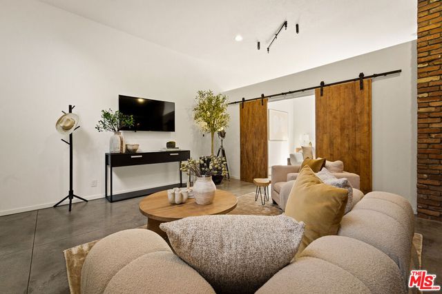 630 Rose Avenue 5, Venice, CA 90291
