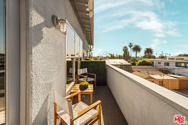 630 Rose Avenue 5, Venice, CA 90291