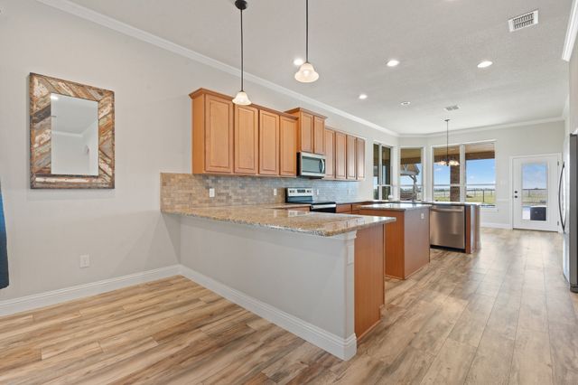 201 Hughes Lane, Grandview, TX 76050