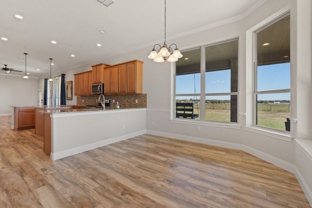 201 Hughes Lane, Grandview, TX 76050