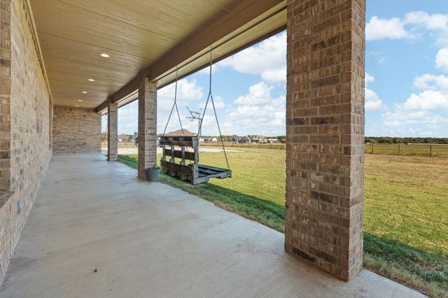 201 Hughes Lane, Grandview, TX 76050