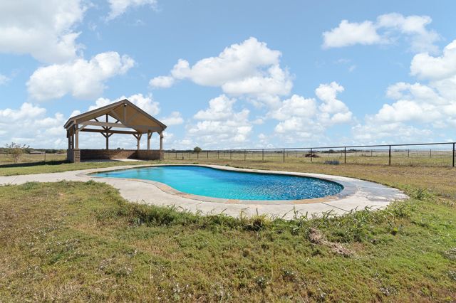 201 Hughes Lane, Grandview, TX 76050