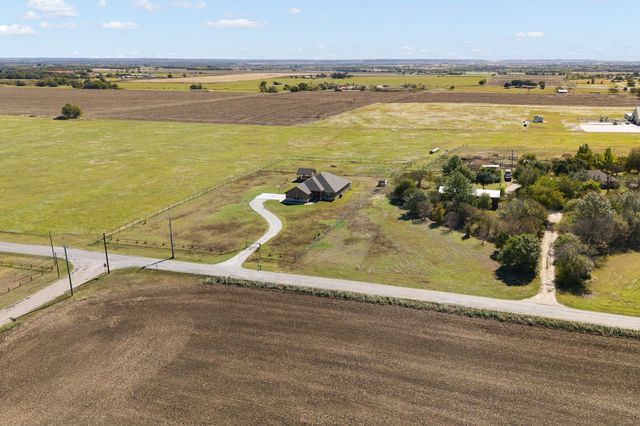 201 Hughes Lane, Grandview, TX 76050