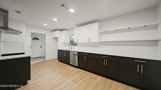 9203 DANVILLE Avenue, Jacksonville, FL 32208