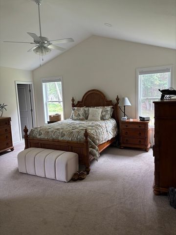 41 Clapp Rd, Rochester, MA 02770