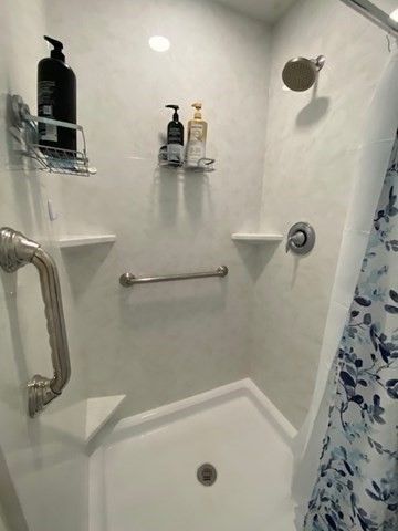 41 Clapp Rd, Rochester, MA 02770