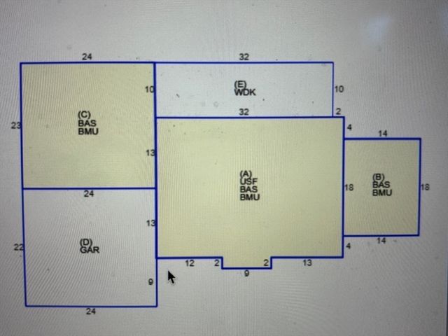 41 Clapp Rd, Rochester, MA 02770