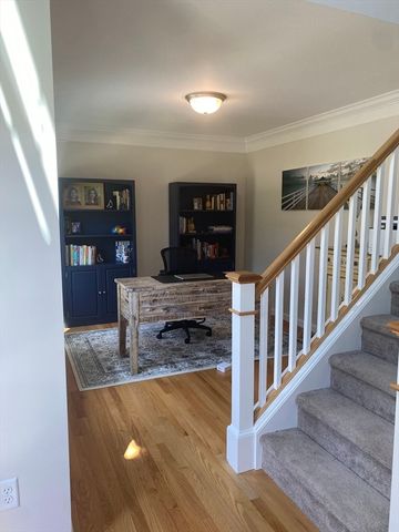 41 Clapp Rd, Rochester, MA 02770