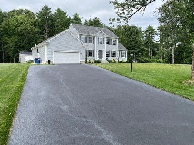41 Clapp Rd, Rochester, MA 02770