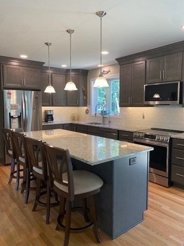 41 Clapp Rd, Rochester, MA 02770