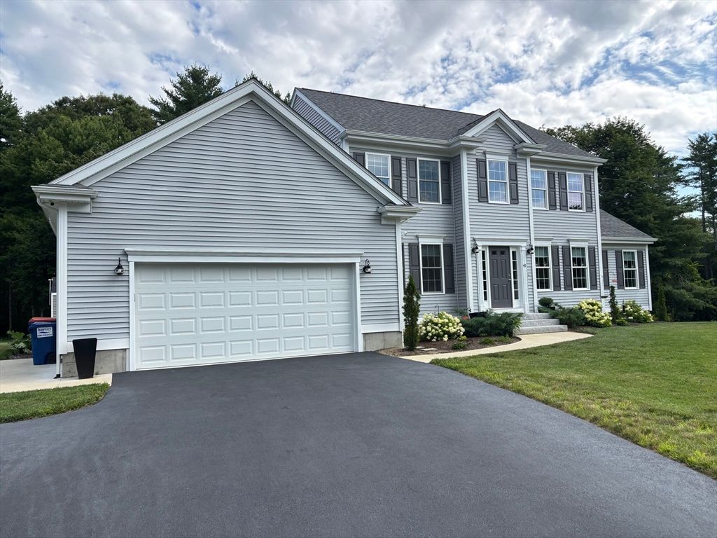 41 Clapp Rd, Rochester, MA 02770