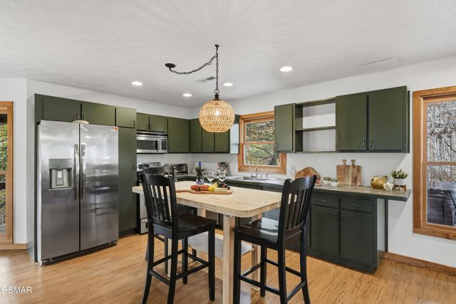 2489 Upper Middle Creek Road, Sevierville, TN 37876