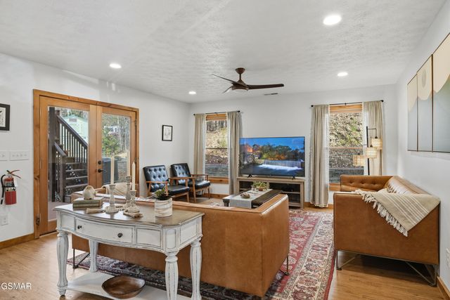 2489 Upper Middle Creek Road, Sevierville, TN 37876