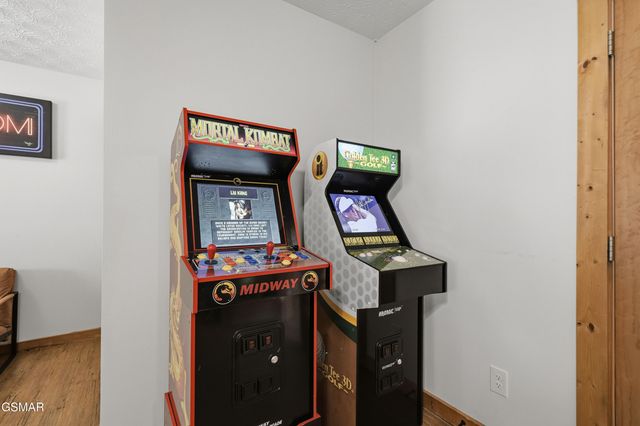 2489 Upper Middle Creek Road, Sevierville, TN 37876