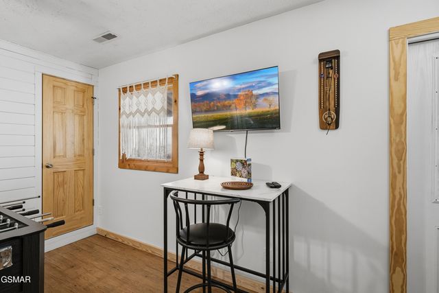 2489 Upper Middle Creek Road, Sevierville, TN 37876