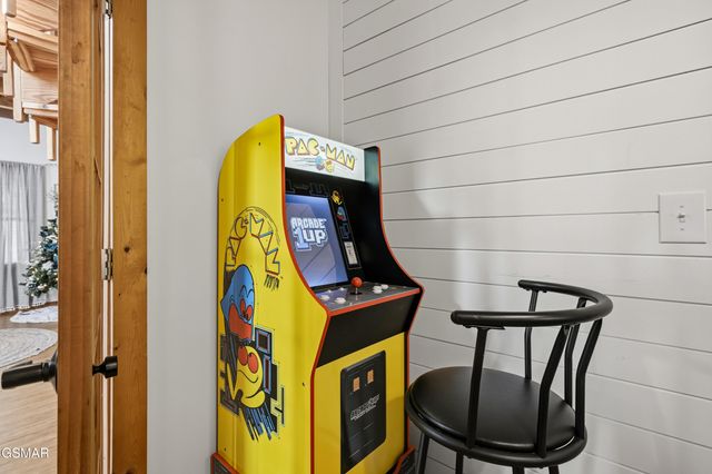 2489 Upper Middle Creek Road, Sevierville, TN 37876