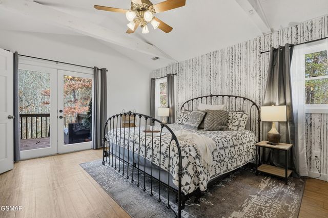 2489 Upper Middle Creek Road, Sevierville, TN 37876