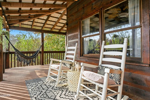 2489 Upper Middle Creek Road, Sevierville, TN 37876