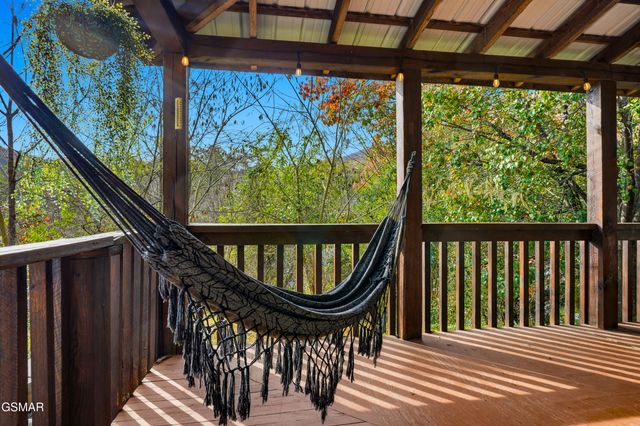 2489 Upper Middle Creek Road, Sevierville, TN 37876