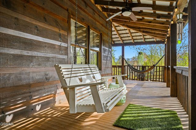 2489 Upper Middle Creek Road, Sevierville, TN 37876