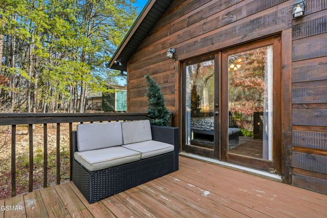 2489 Upper Middle Creek Road, Sevierville, TN 37876