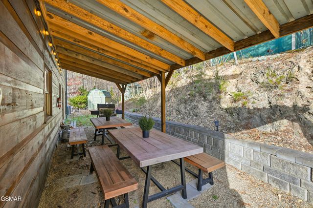 2489 Upper Middle Creek Road, Sevierville, TN 37876