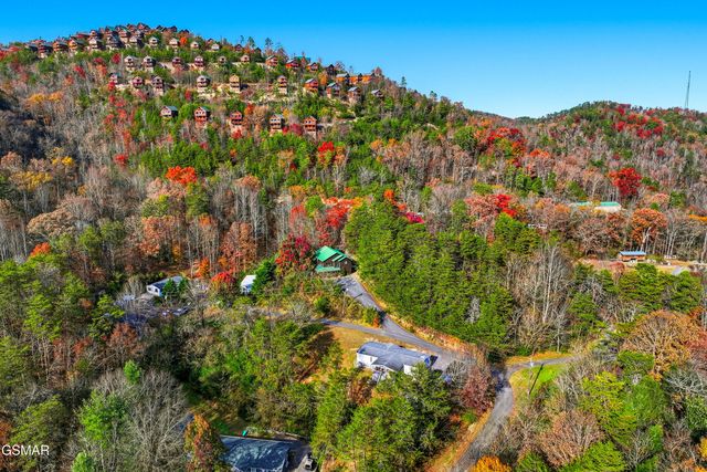 2489 Upper Middle Creek Road, Sevierville, TN 37876