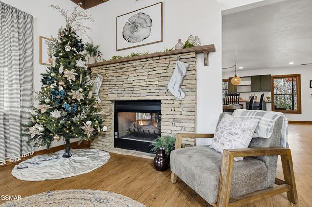 2489 Upper Middle Creek Road, Sevierville, TN 37876