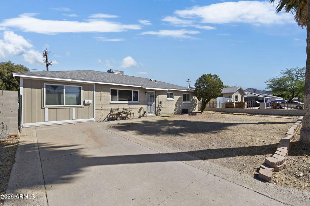 418 E ORCHID Lane, Phoenix, AZ 85020 — photo 4