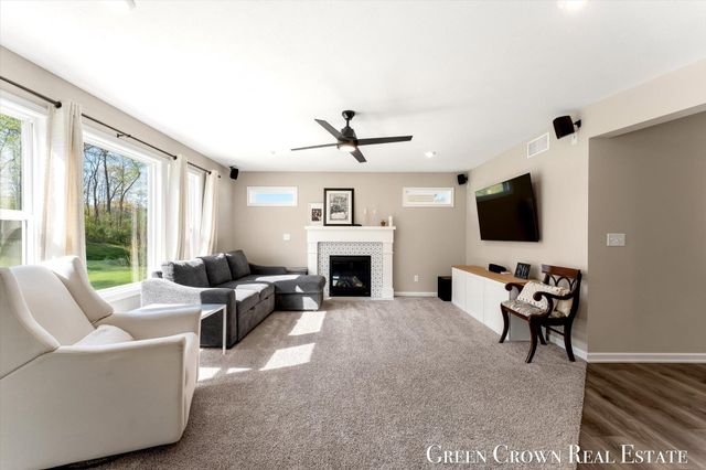 9299 Sunset Ridge Drive NE, Rockford, MI 49341