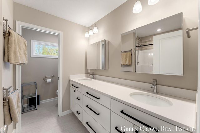 9299 Sunset Ridge Drive NE, Rockford, MI 49341