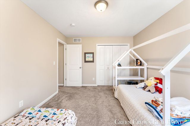 9299 Sunset Ridge Drive NE, Rockford, MI 49341