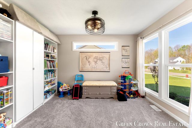 9299 Sunset Ridge Drive NE, Rockford, MI 49341
