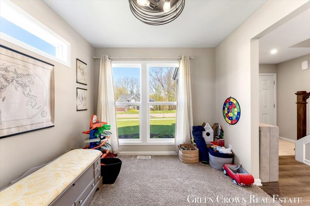 9299 Sunset Ridge Drive NE, Rockford, MI 49341