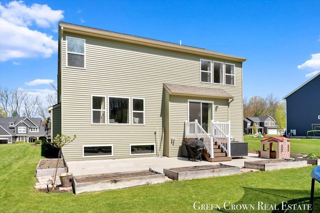 9299 Sunset Ridge Drive NE, Rockford, MI 49341