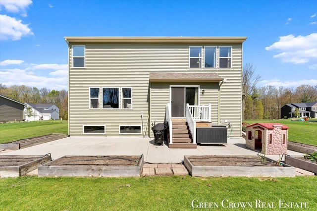 9299 Sunset Ridge Drive NE, Rockford, MI 49341