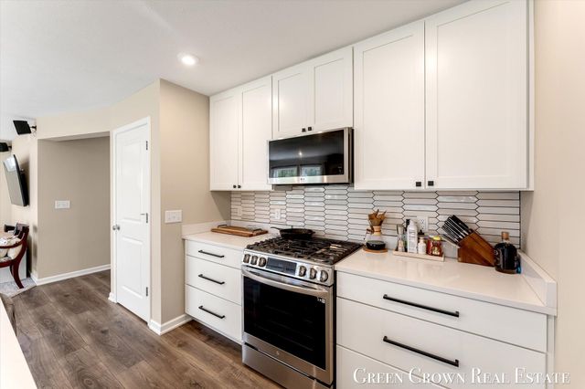9299 Sunset Ridge Drive NE, Rockford, MI 49341