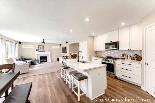 9299 Sunset Ridge Drive NE, Rockford, MI 49341