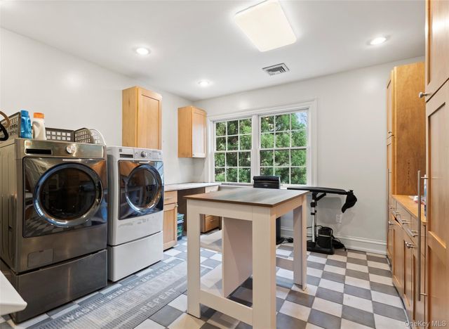 24 Miller Road, Pound Ridge, NY 10576