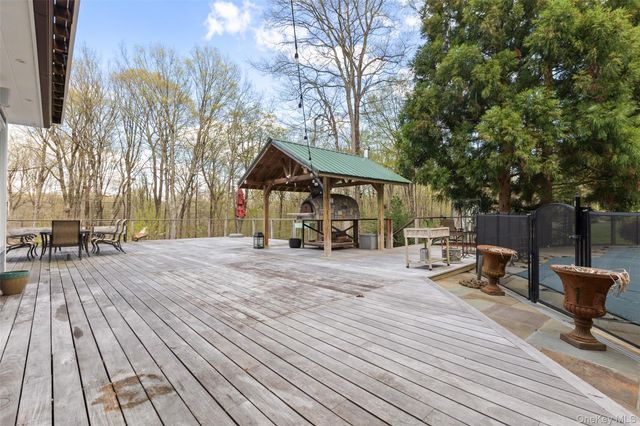 24 Miller Road, Pound Ridge, NY 10576