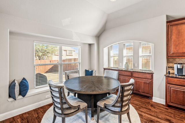 1017 Ponderosa Drive, Aubrey, TX 76227