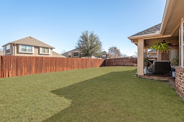 1017 Ponderosa Drive, Aubrey, TX 76227