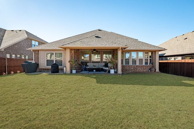 1017 Ponderosa Drive, Aubrey, TX 76227